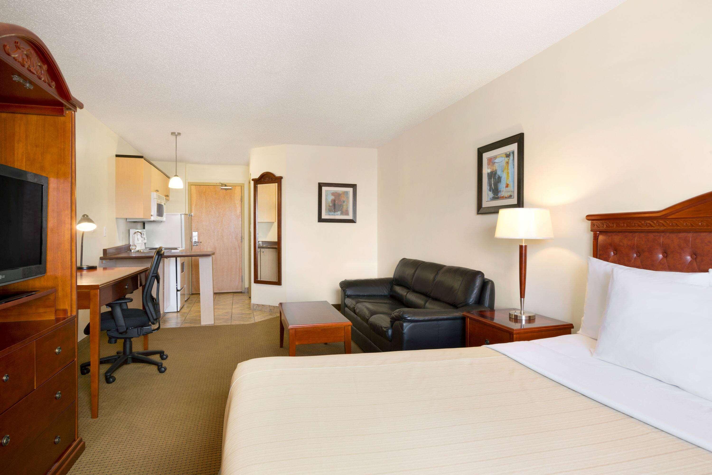 Days Inn By Wyndham Bonnyville Exterior foto