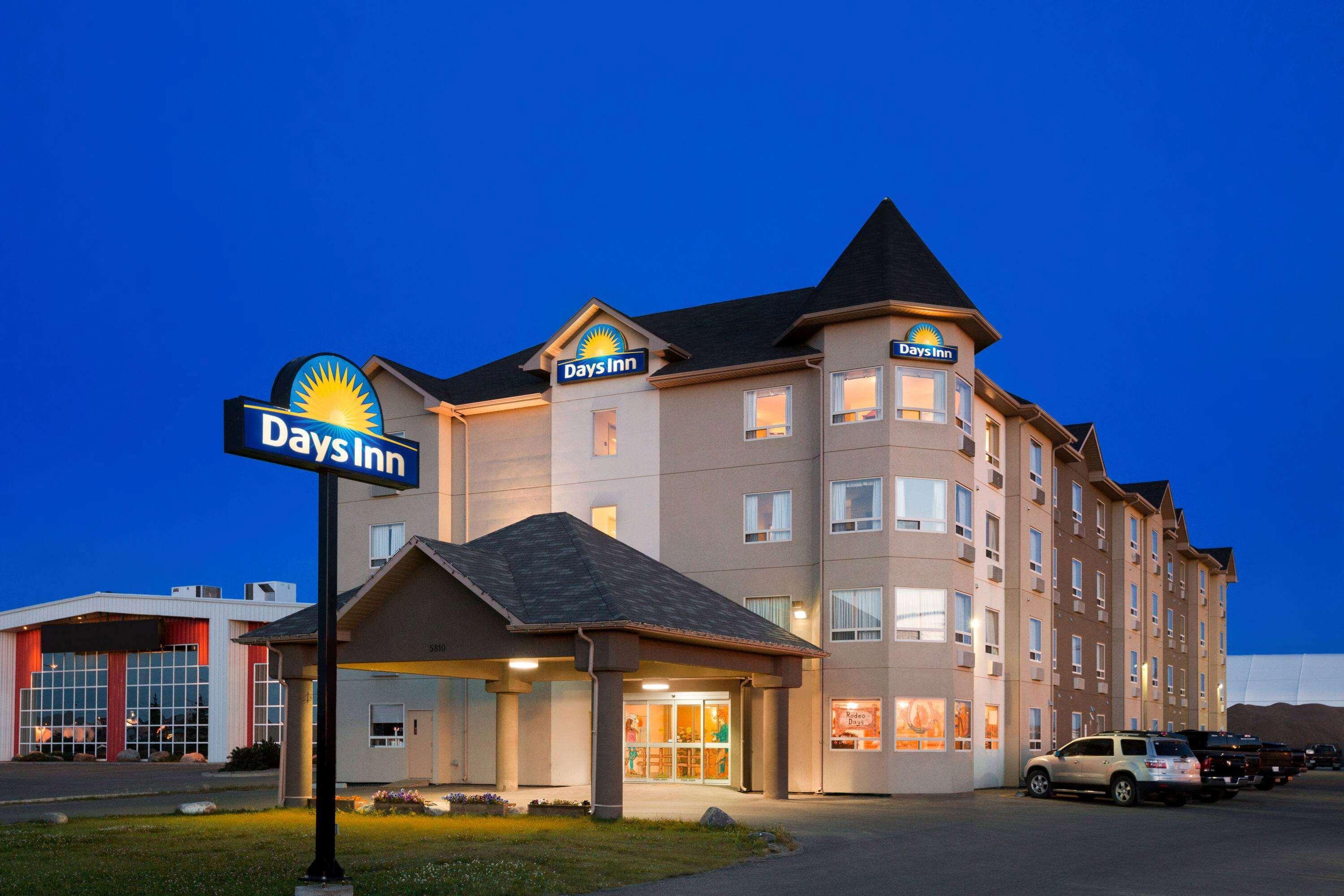 Days Inn By Wyndham Bonnyville Exterior foto